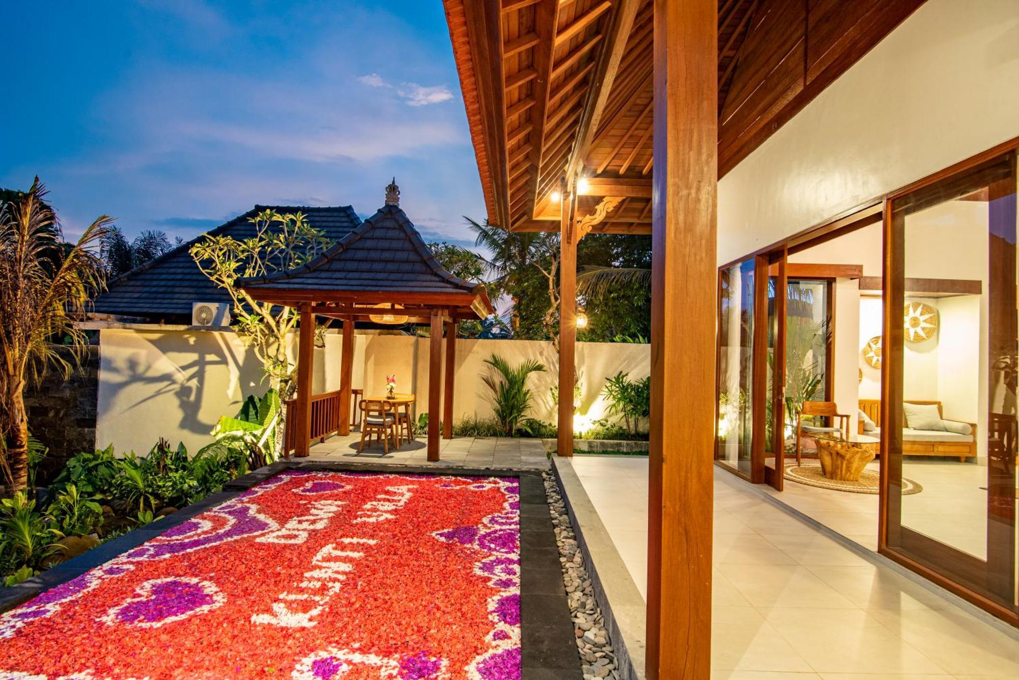 Dewi Kunti Villa Тегаллаланг Экстерьер фото